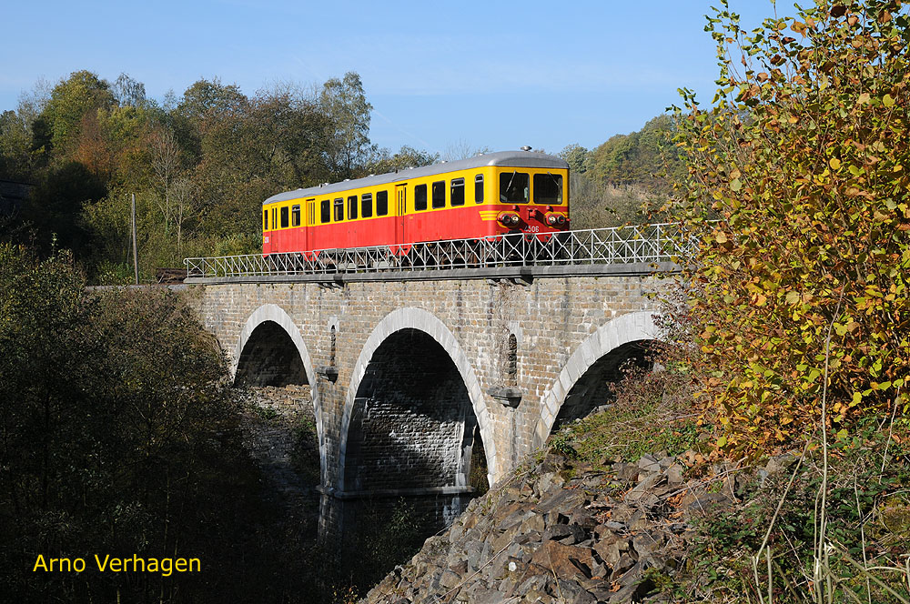 5 Foto van 4506 op brug Tunnel van Durnal;